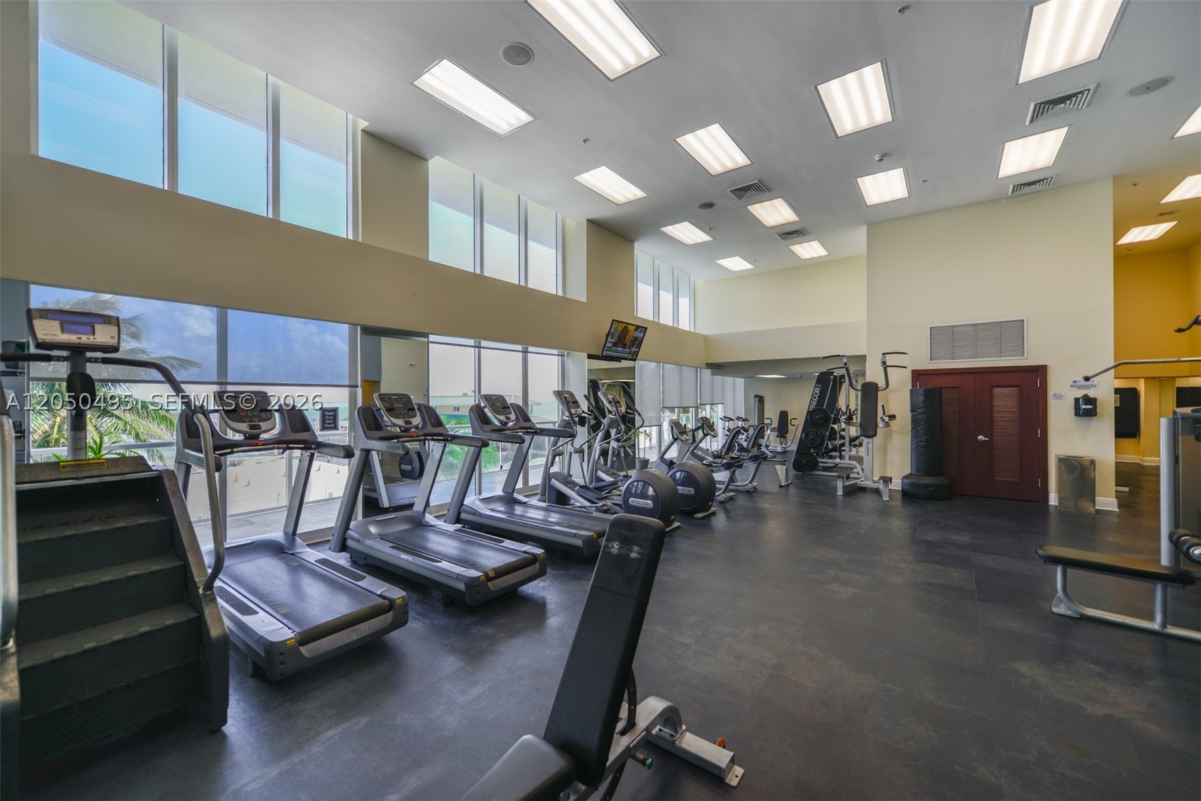 LA PERLA CONDO - Residential Lease