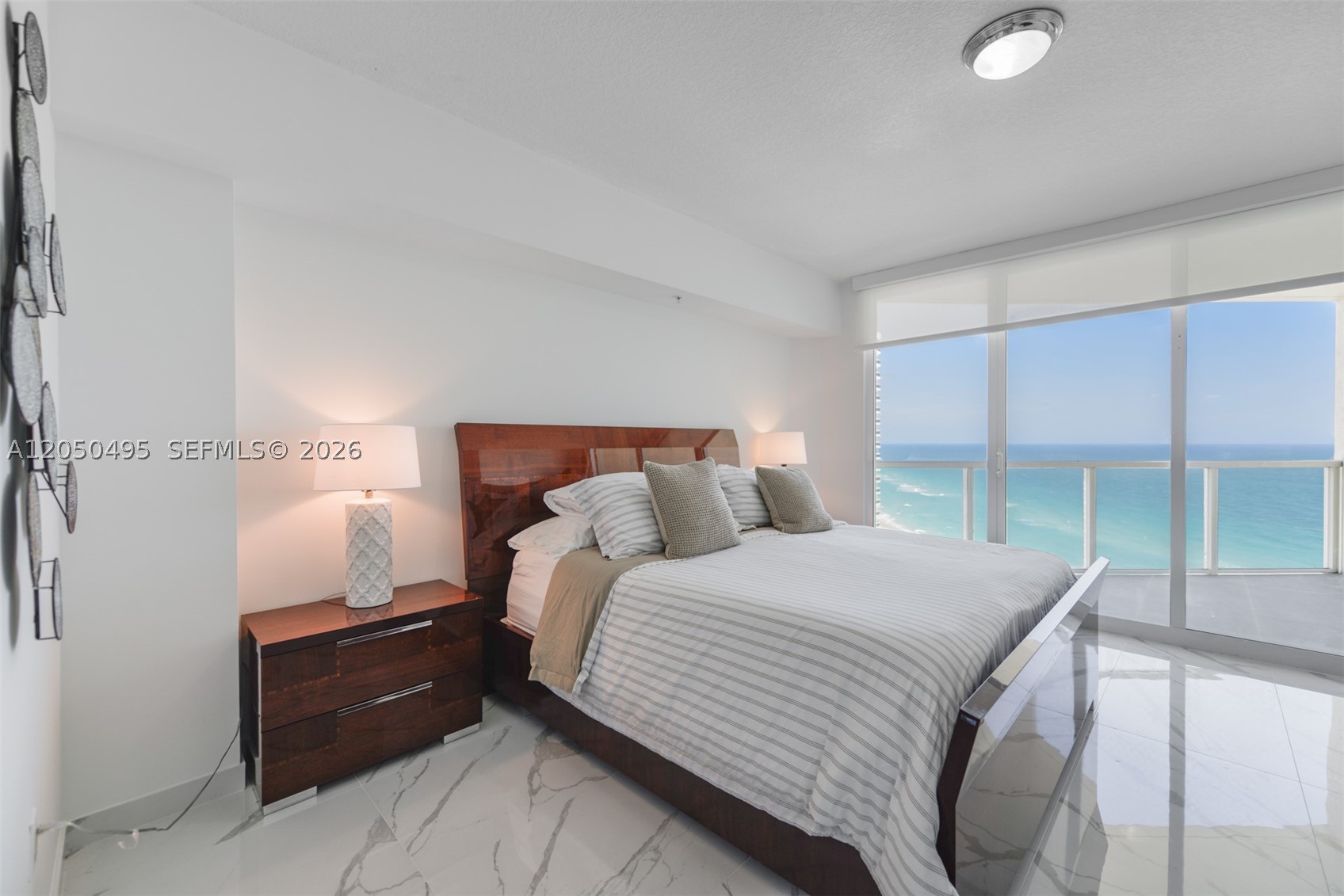 LA PERLA CONDO - Residential Lease