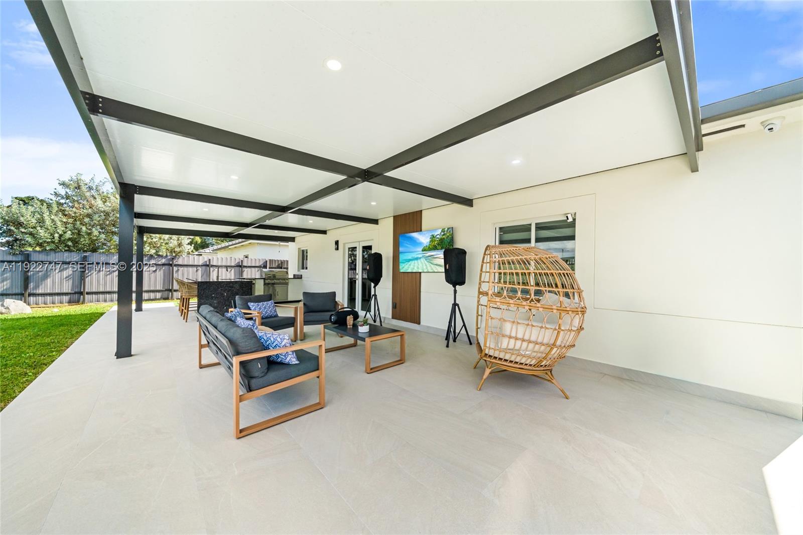 KINGS COURT - Residential