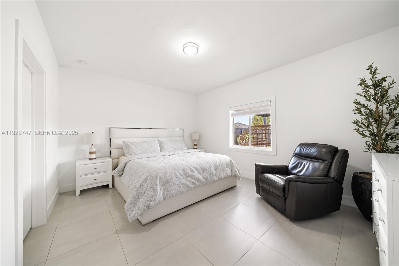 KINGS COURT - Residential