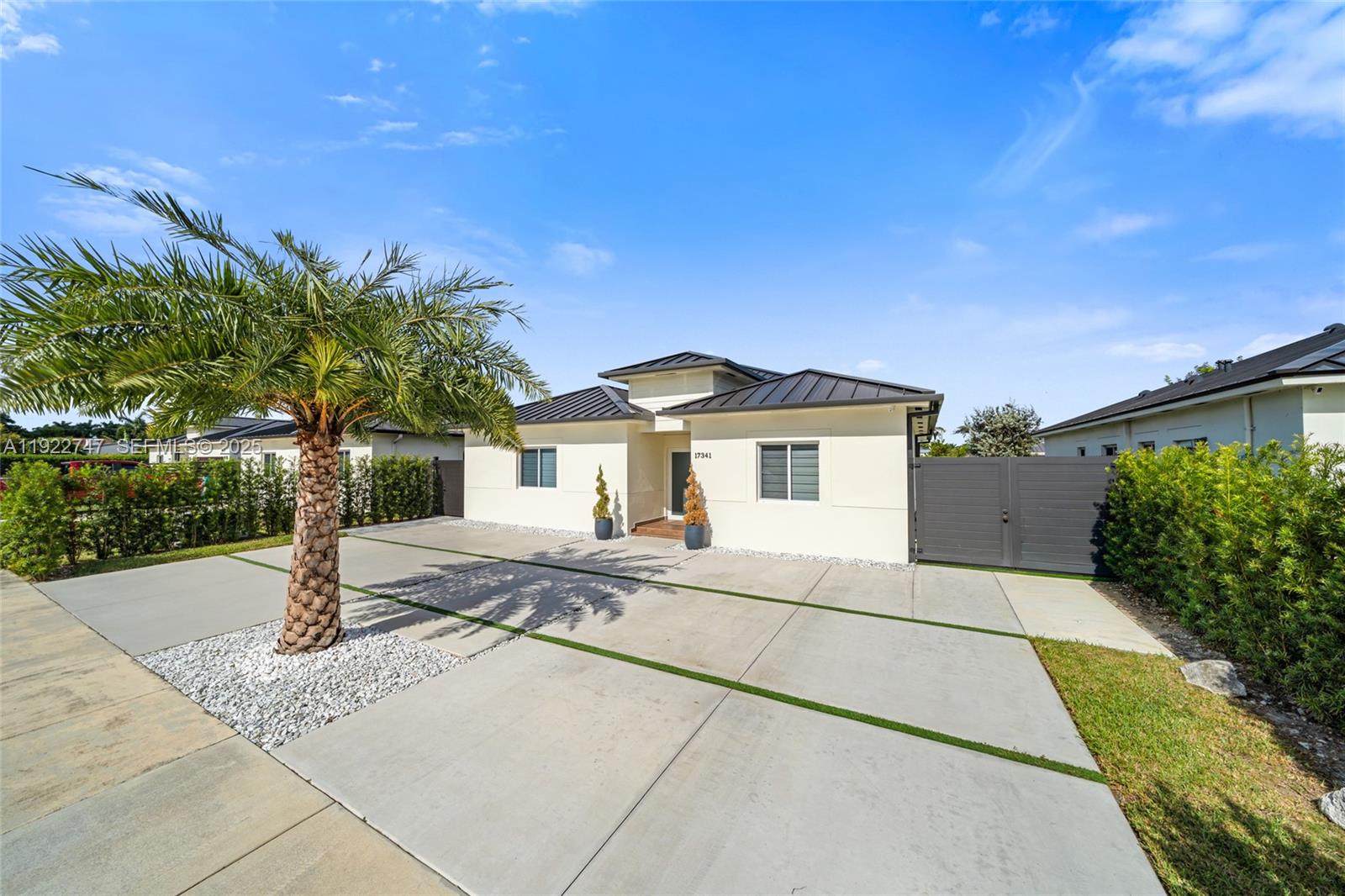 KINGS COURT - Residential