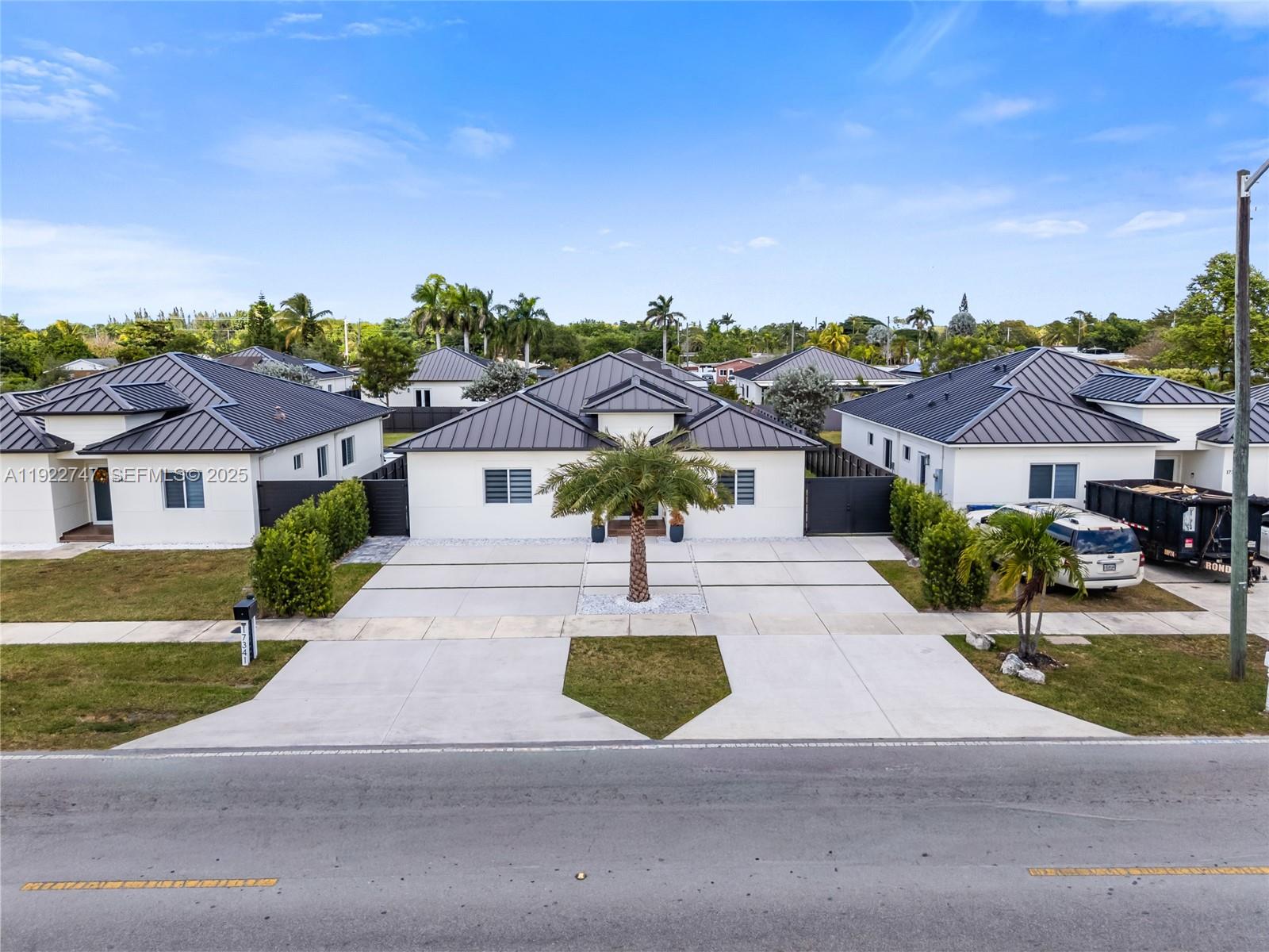 KINGS COURT - Residential