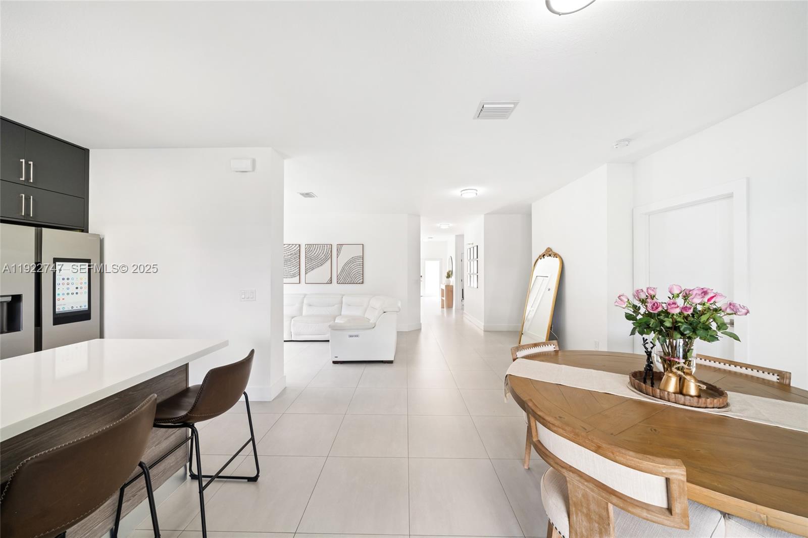 KINGS COURT - Residential