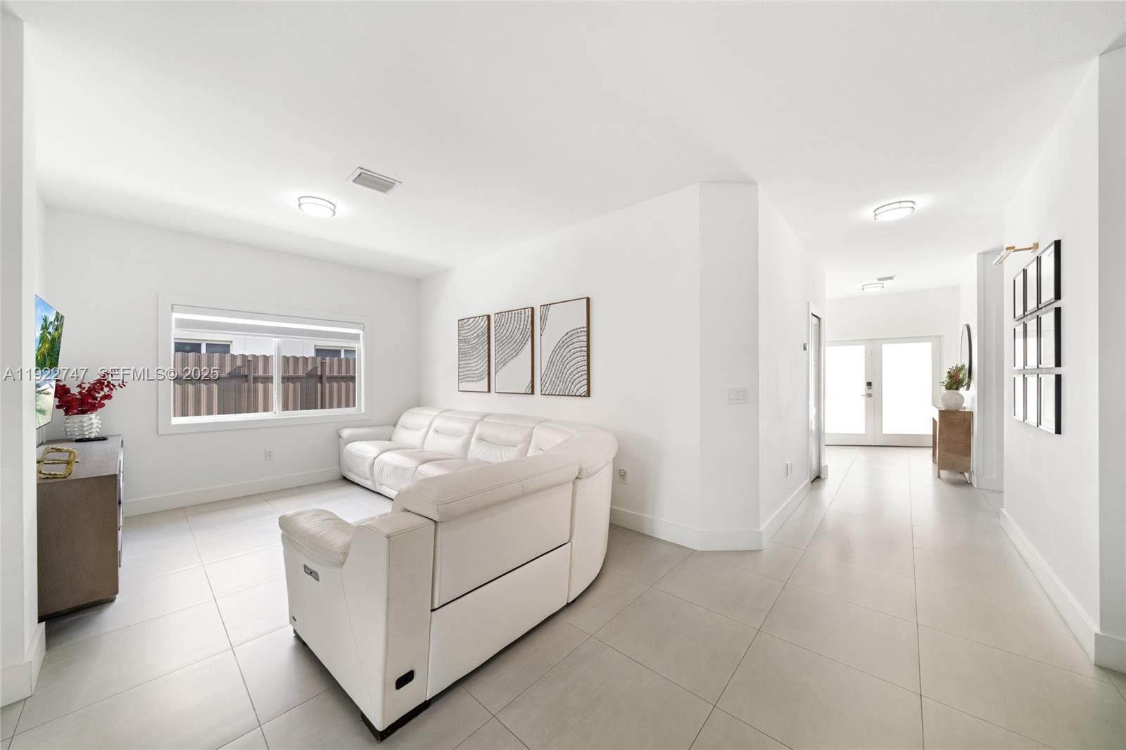 KINGS COURT - Residential