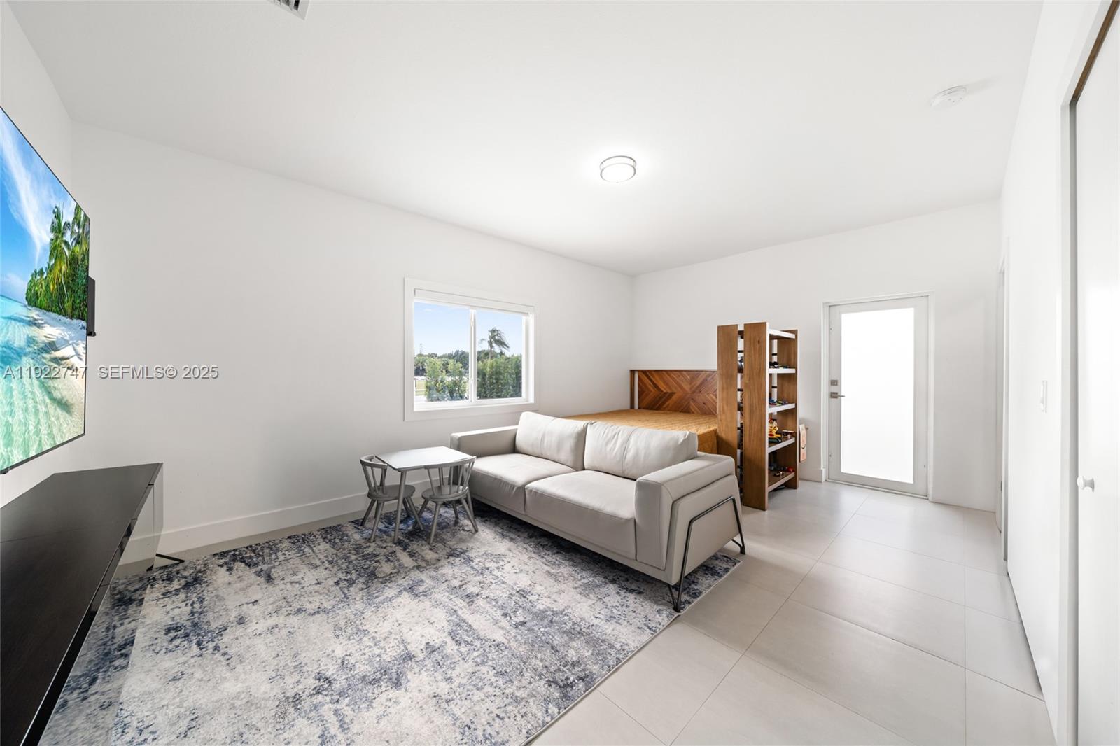 KINGS COURT - Residential