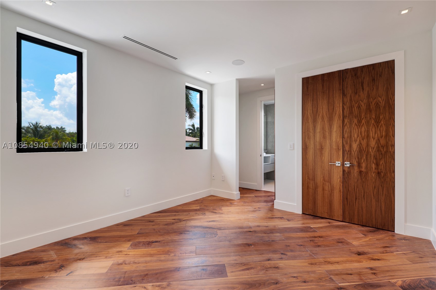 ENTRADA - Residential