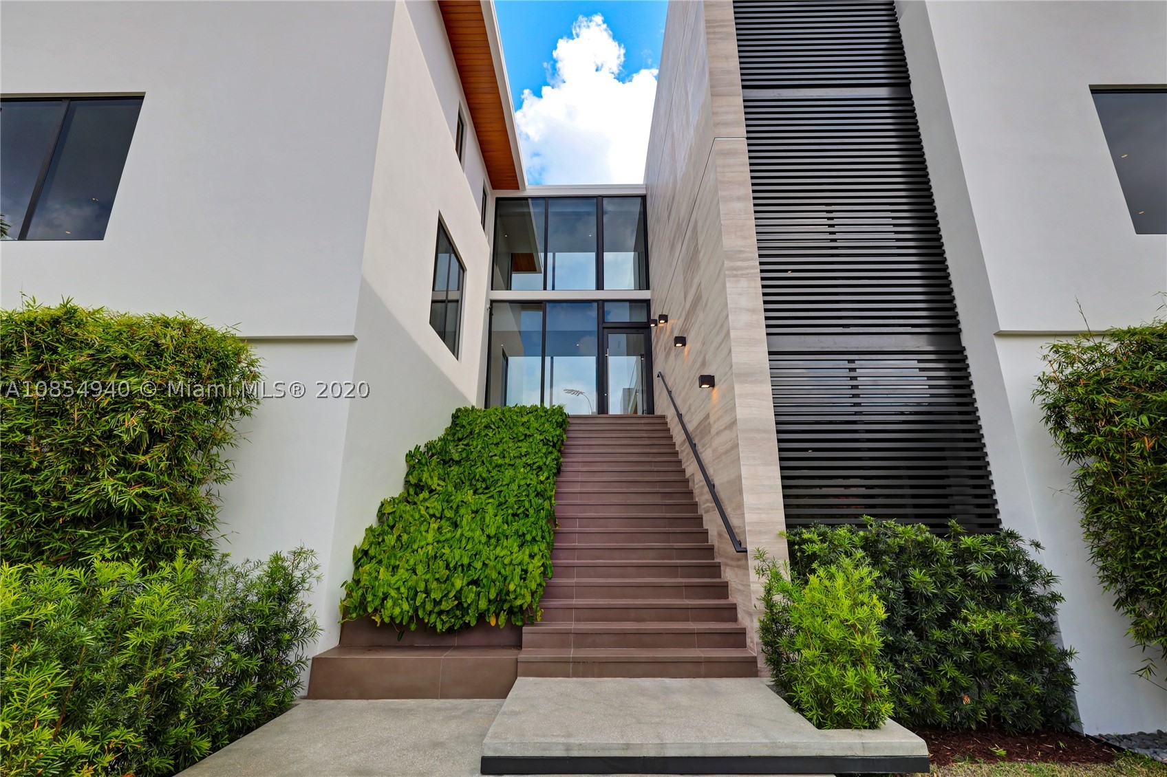 ENTRADA - Residential