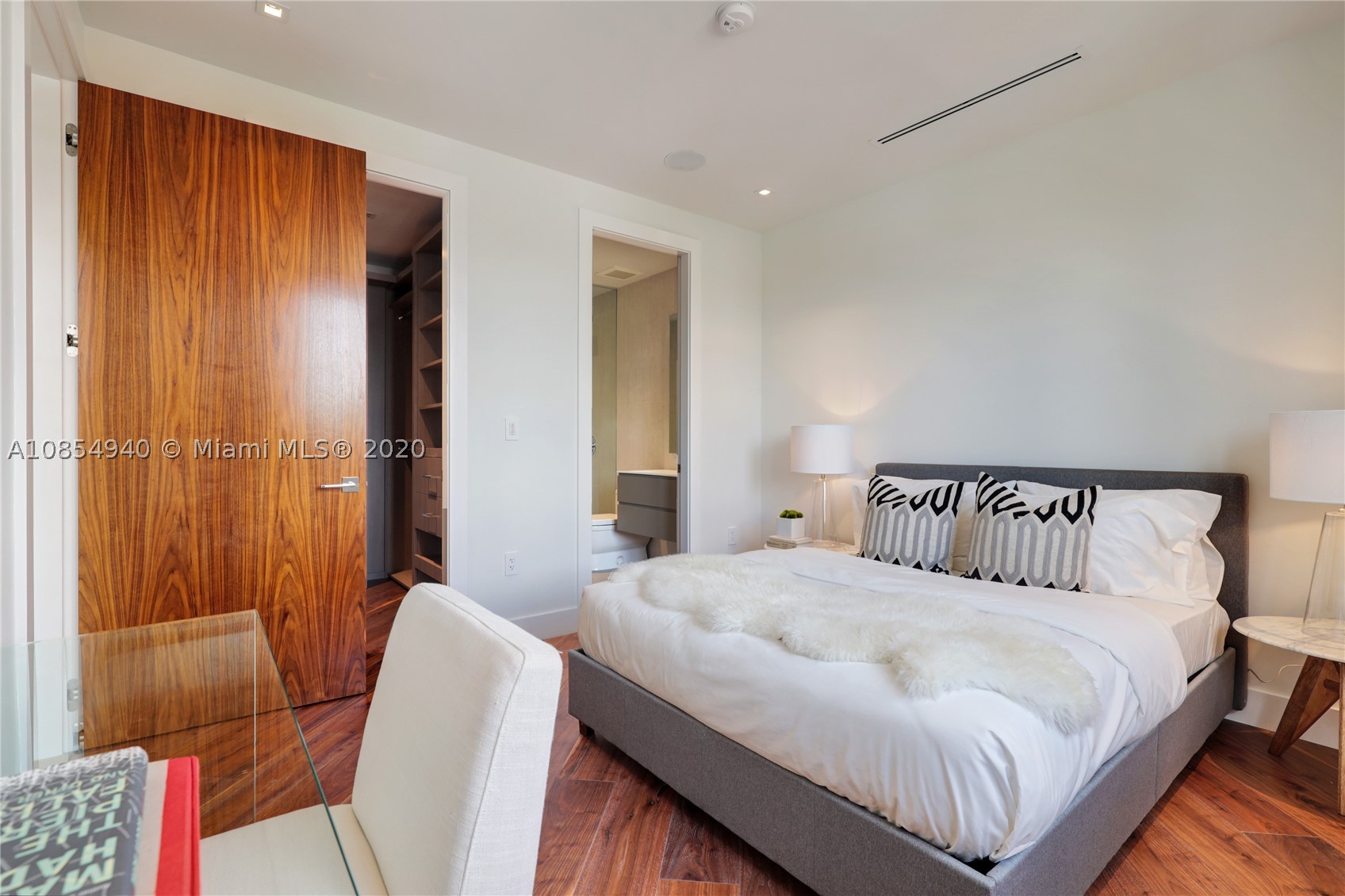 ENTRADA - Residential