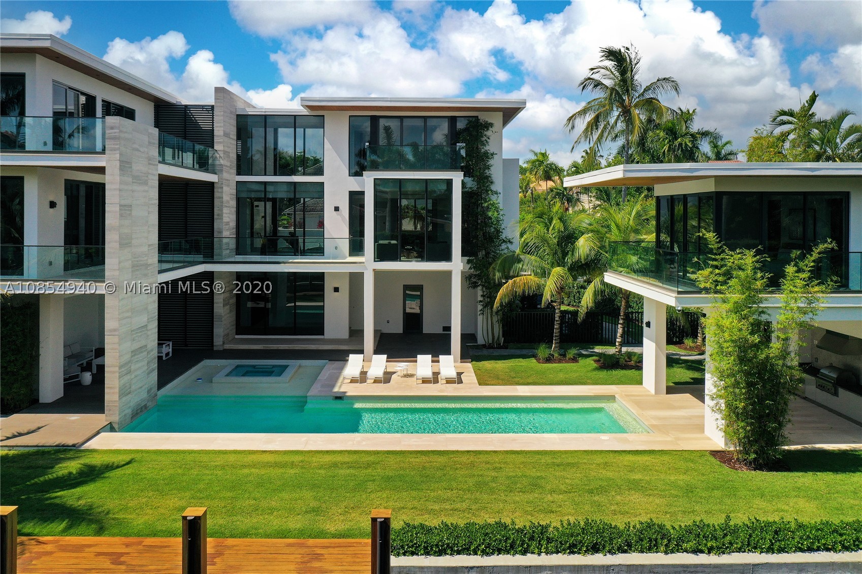 ENTRADA - Residential