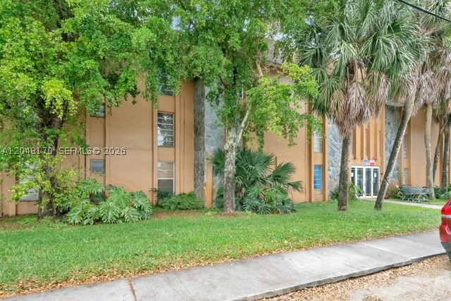SPACIOUS 1/1 UNIT, GATED COMMUNITY AND CENTRALLY LOCATED IN HIALEAH. KITCHEN HAS GAS STOVE. WASHER AND DRYER ON SITE. EXCELLENT FAMILY COMMUNITY WITH POOL. NO PETS. NO MINIMUM CREDIT SCORE IS REQUIRED. ONLY WATER IS INCLUDED INTO THE RENT. TENANT PAYS FOR GAS, ELECTRIC, INTERNET.