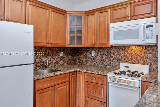 THE KENSINGTON CONDO - Residential Lease