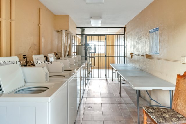 THE KENSINGTON CONDO - Residential Lease