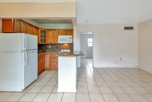 THE KENSINGTON CONDO - Residential Lease