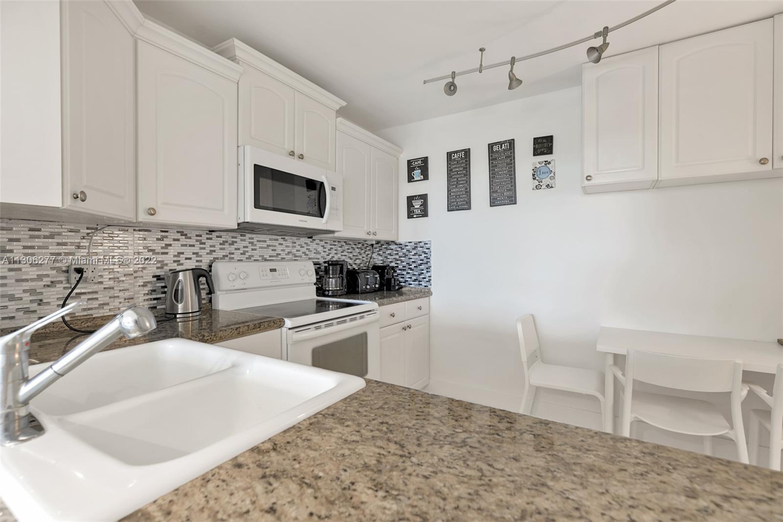 ALLINGTON TOWERS NORTH CO - Residential Lease