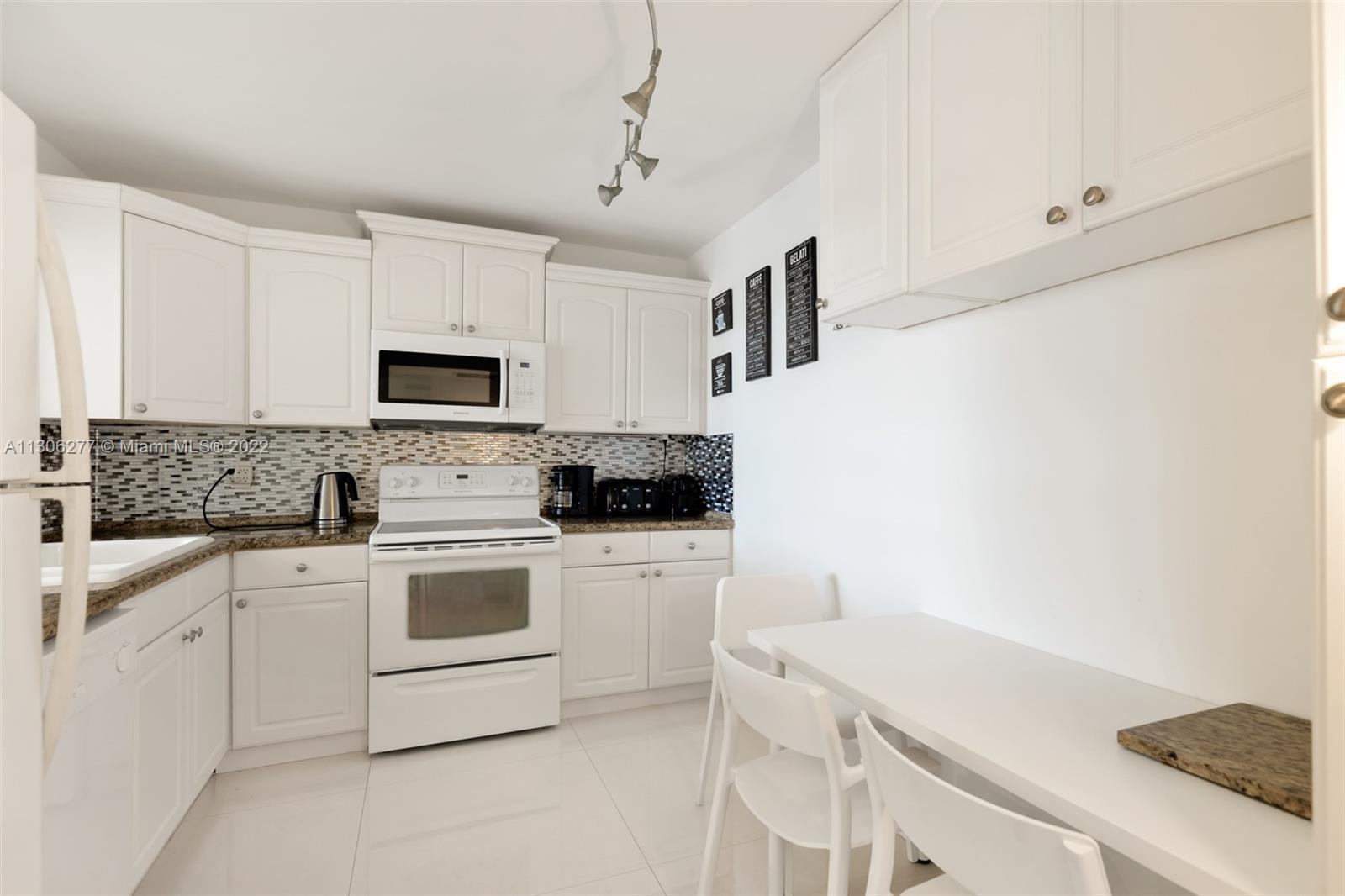 ALLINGTON TOWERS NORTH CO - Residential Lease