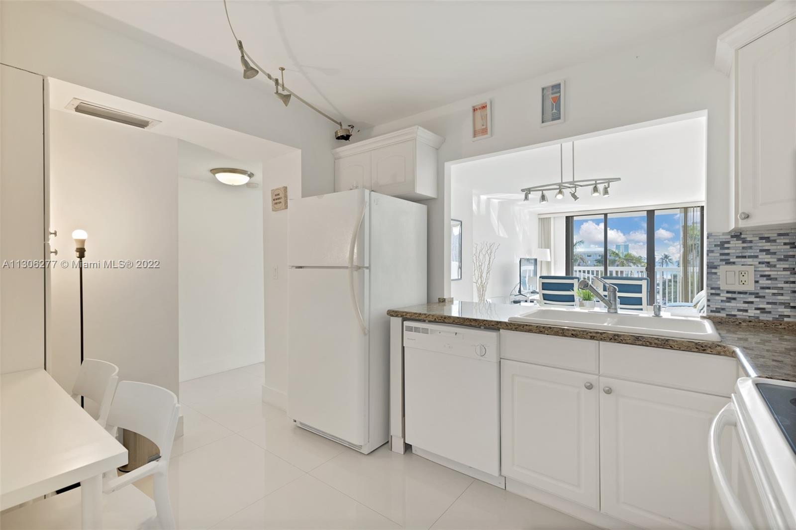 ALLINGTON TOWERS NORTH CO - Residential Lease