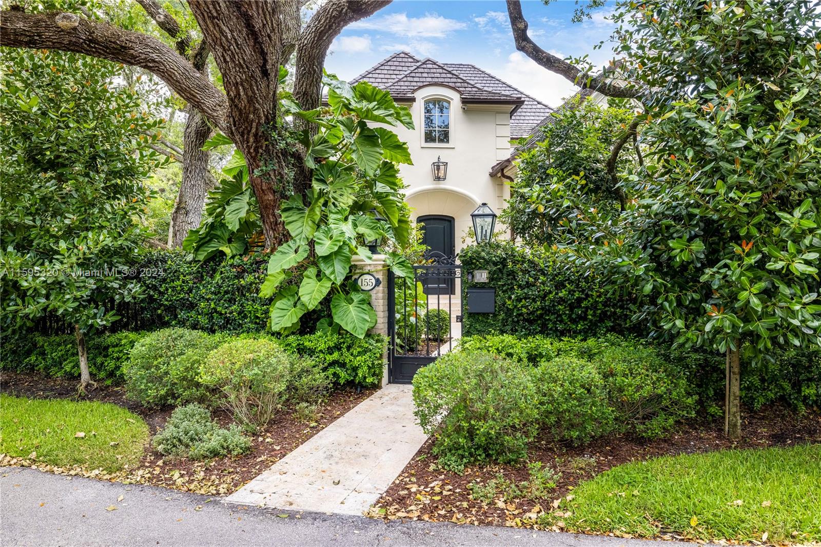 SANS SOUCI CORR PL OF 2ND - Residential Lease