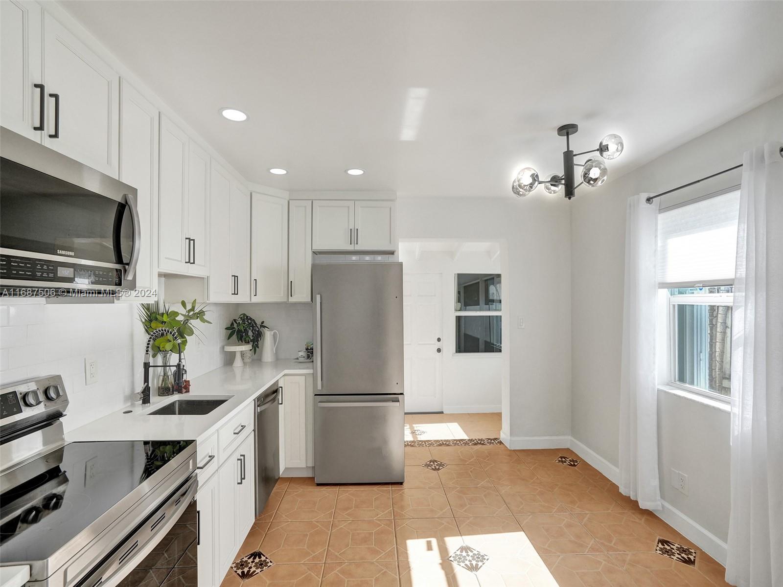 OAKLAND PARK SECOND ADD - Residential Lease