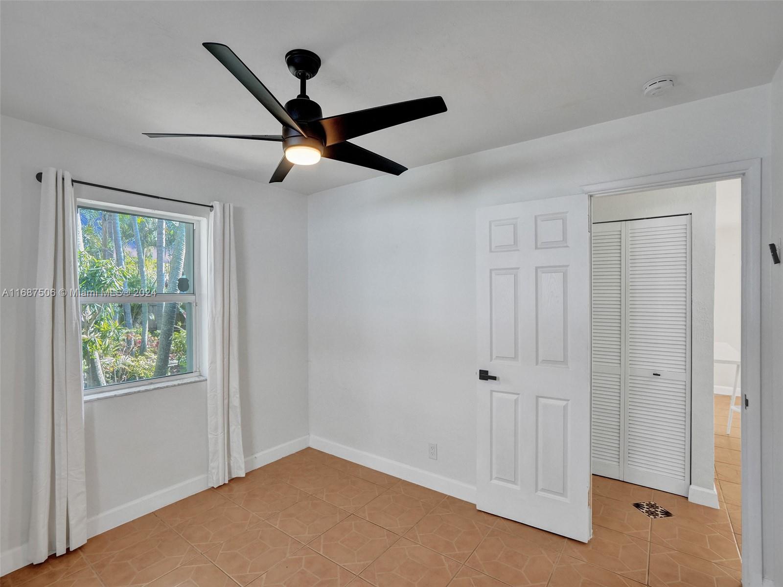 OAKLAND PARK SECOND ADD - Residential Lease