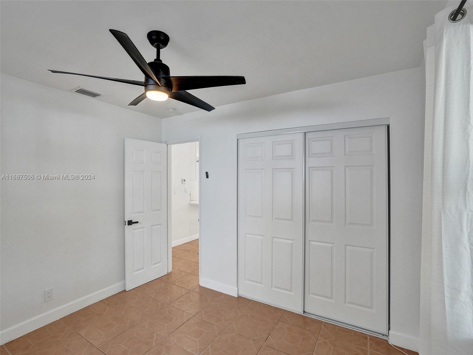OAKLAND PARK SECOND ADD - Residential Lease