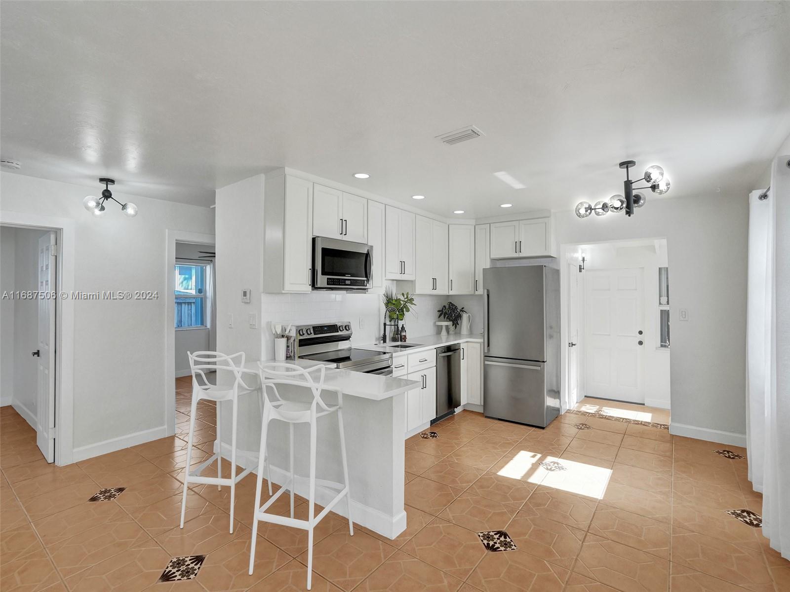 OAKLAND PARK SECOND ADD - Residential Lease