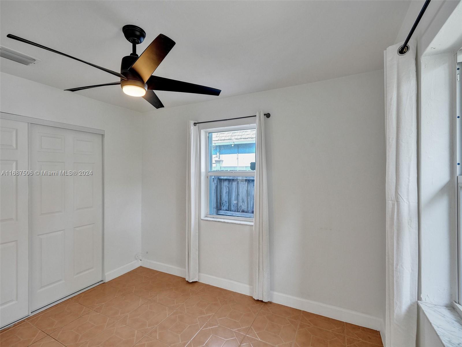 OAKLAND PARK SECOND ADD - Residential Lease