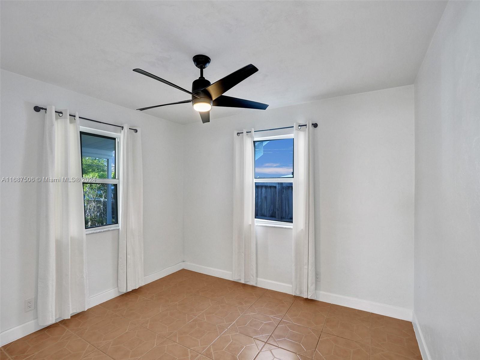 OAKLAND PARK SECOND ADD - Residential Lease