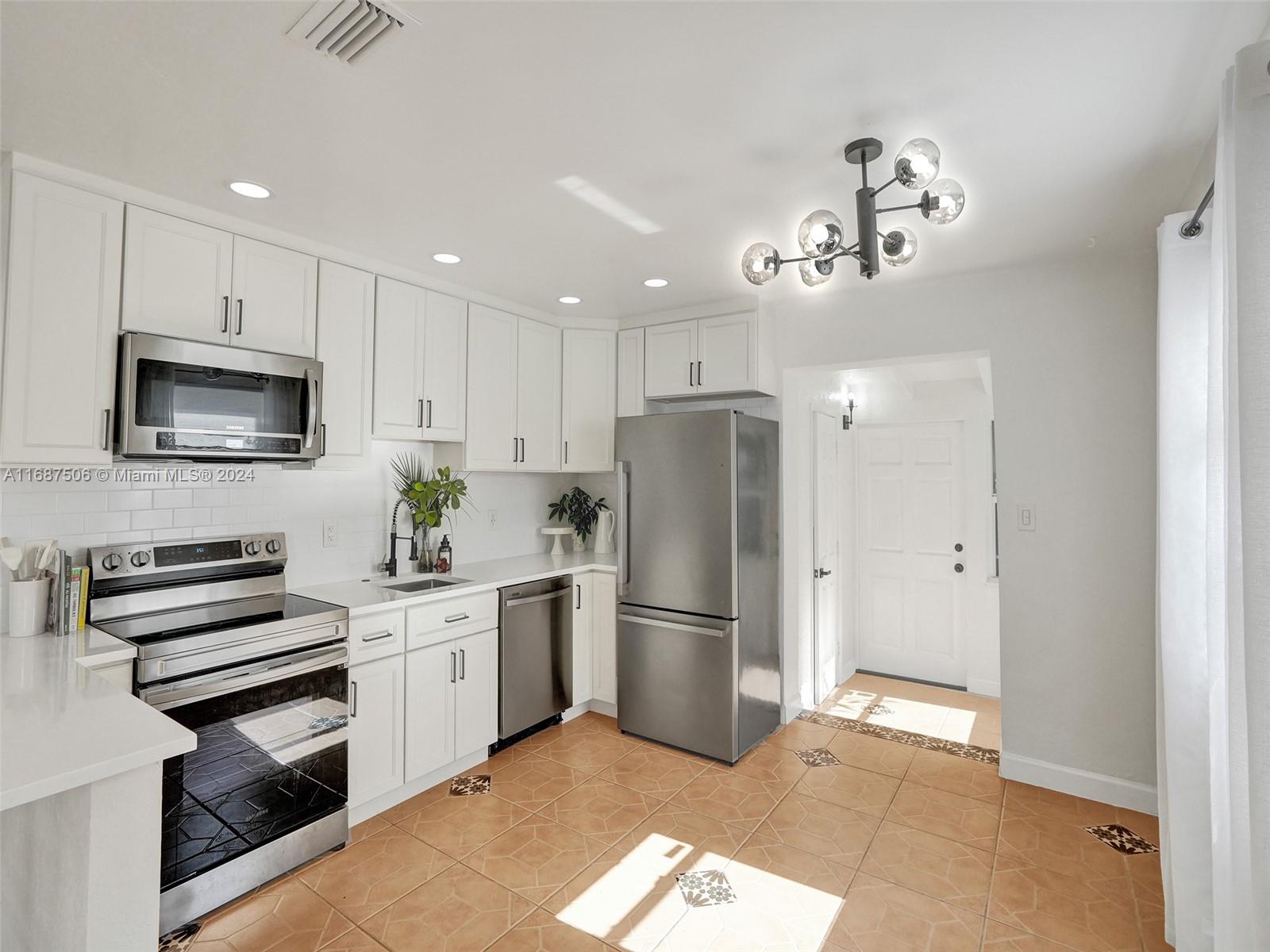 OAKLAND PARK SECOND ADD - Residential Lease
