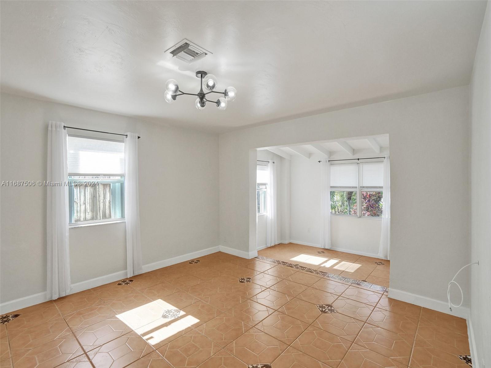 OAKLAND PARK SECOND ADD - Residential Lease