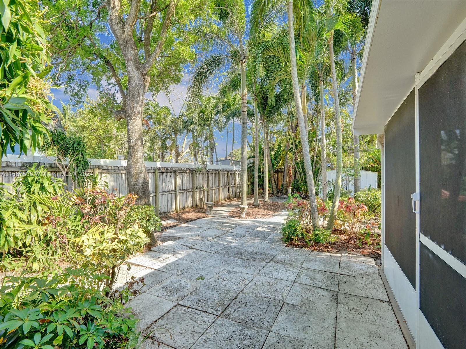 OAKLAND PARK SECOND ADD - Residential Lease