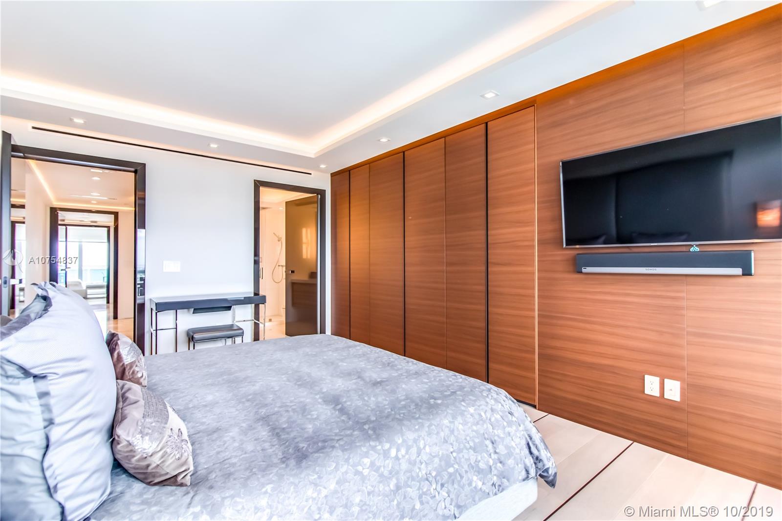 SANTA MARIA CONDO - Residential