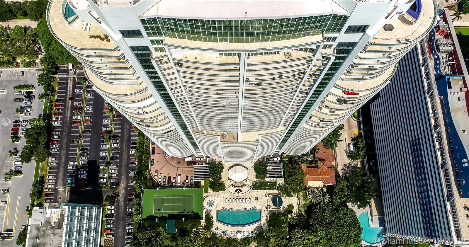 SANTA MARIA CONDO - Residential