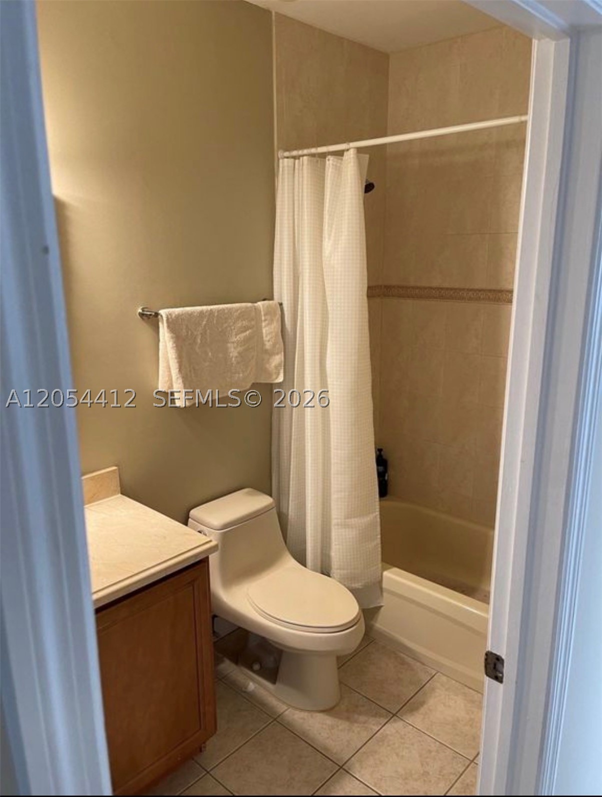 GRANADA GRAND CONDO - Residential Lease