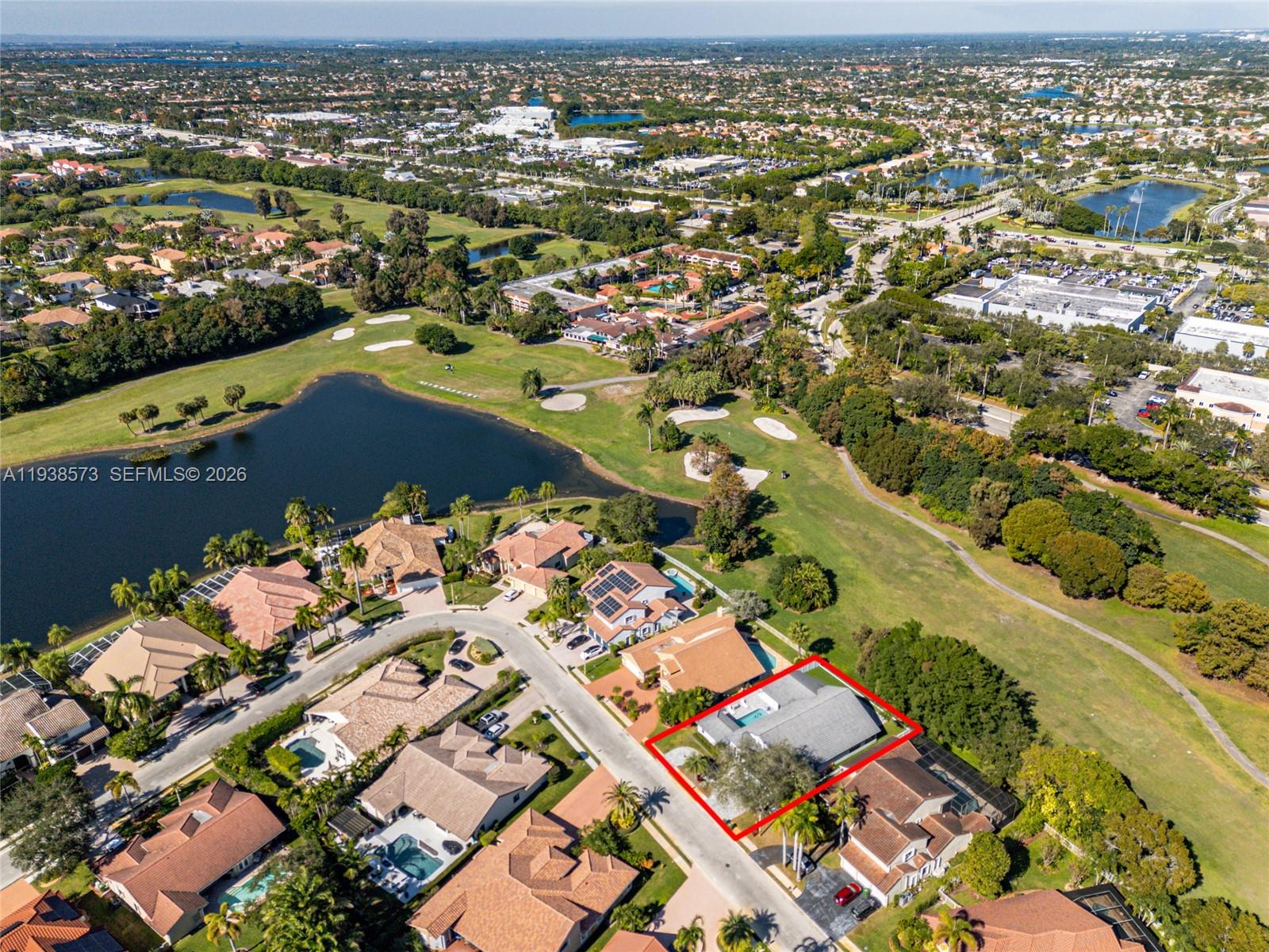 HOLLYWOOD LAKES COUNTRY C - Residential