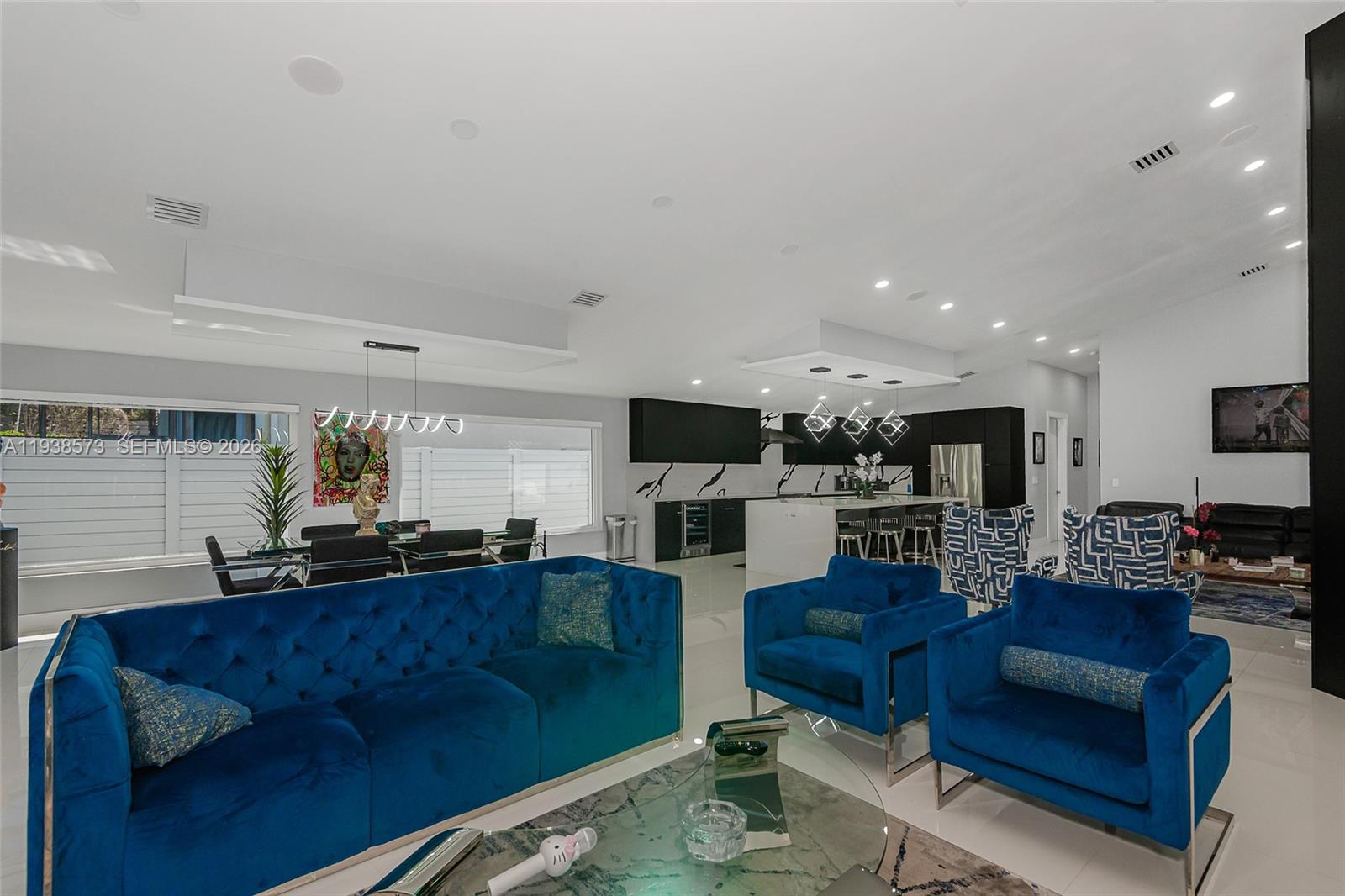 HOLLYWOOD LAKES COUNTRY C - Residential