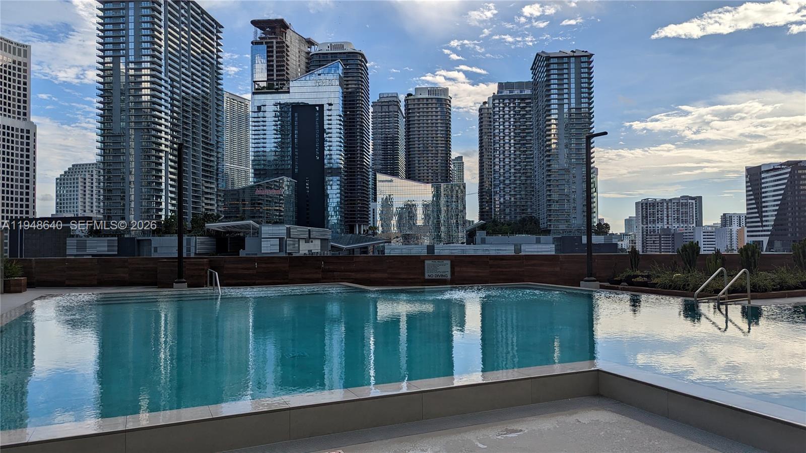 WIND CONDO - Residential