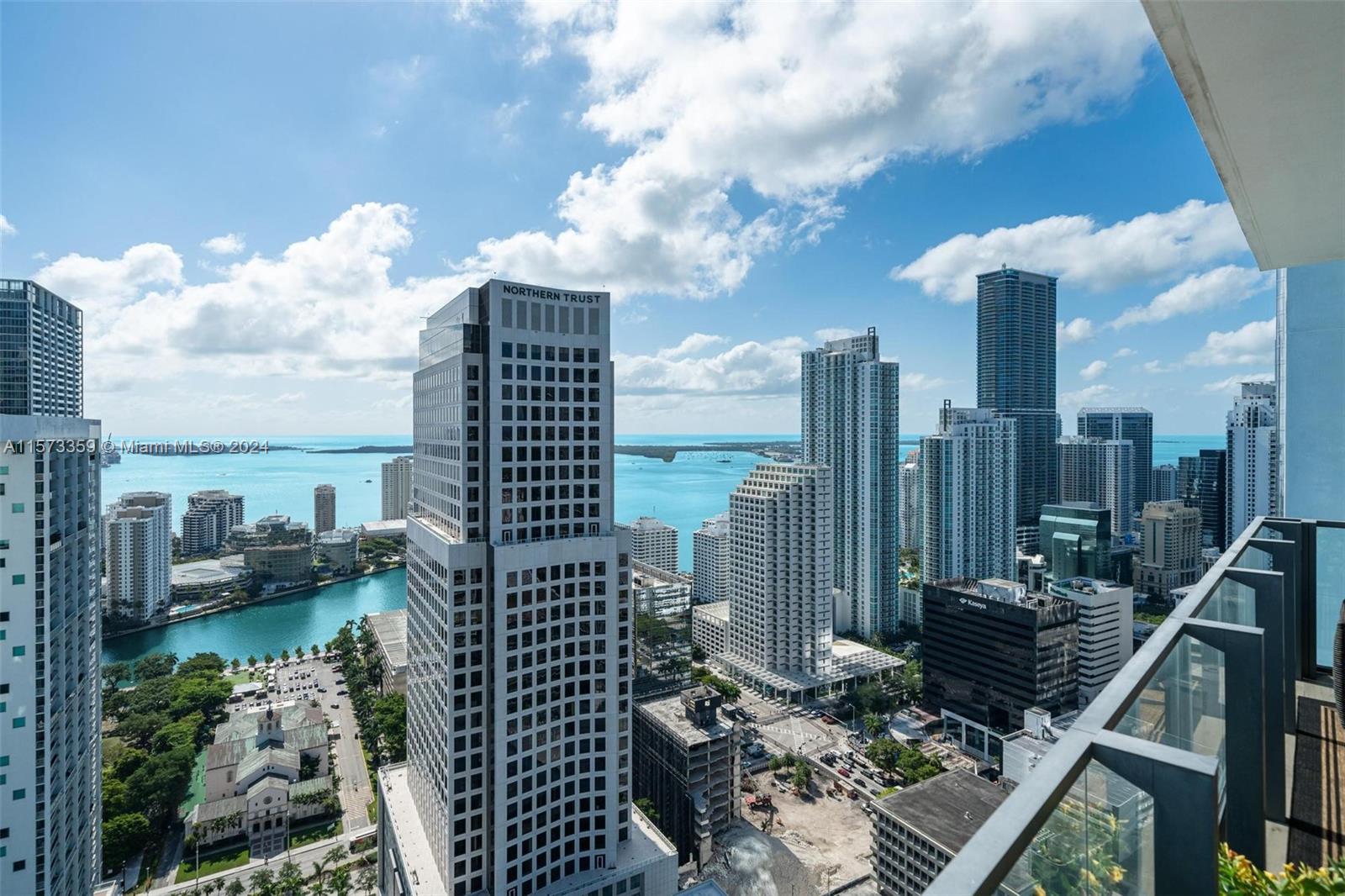 REACH CONDO - Residential