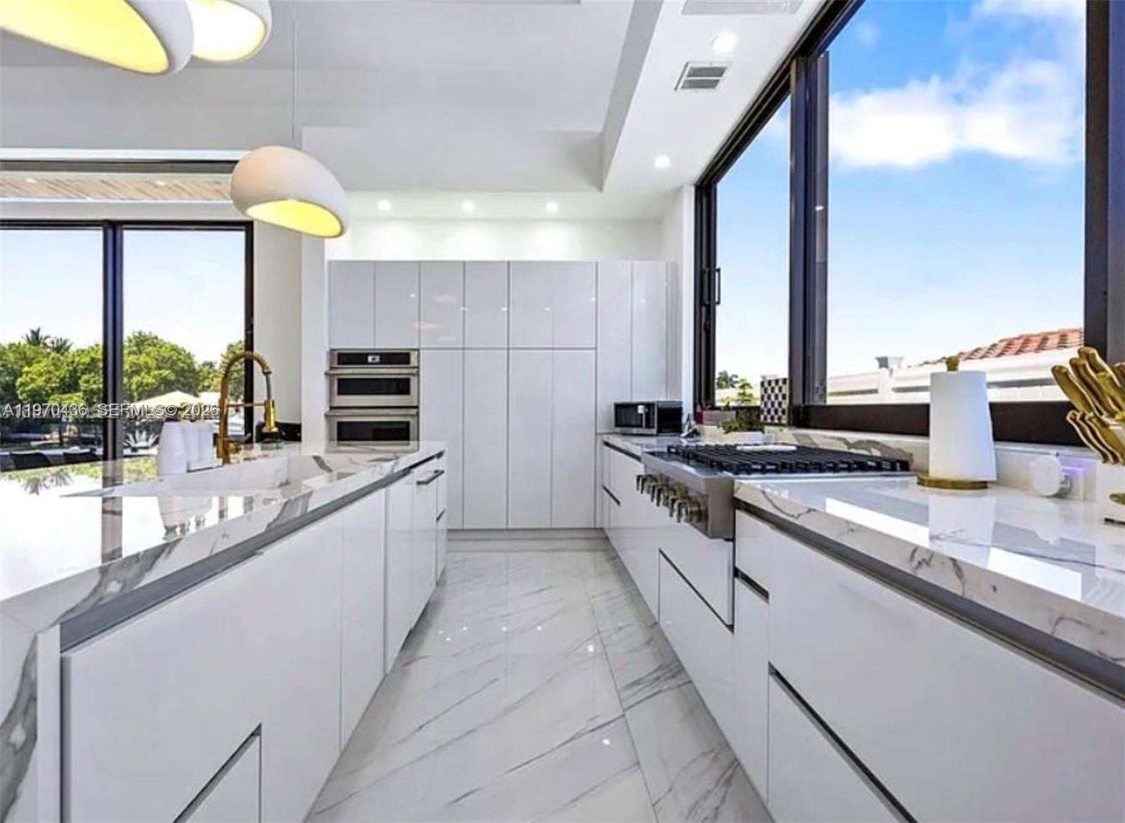 NORTH BAL HARBOUR - Residential