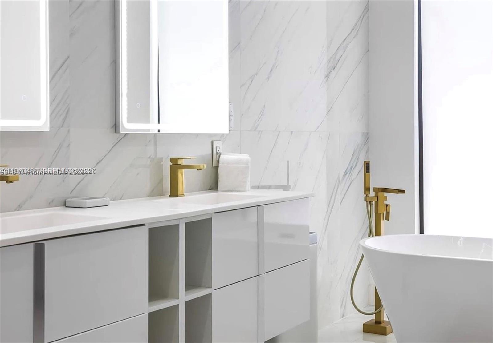 NORTH BAL HARBOUR - Residential