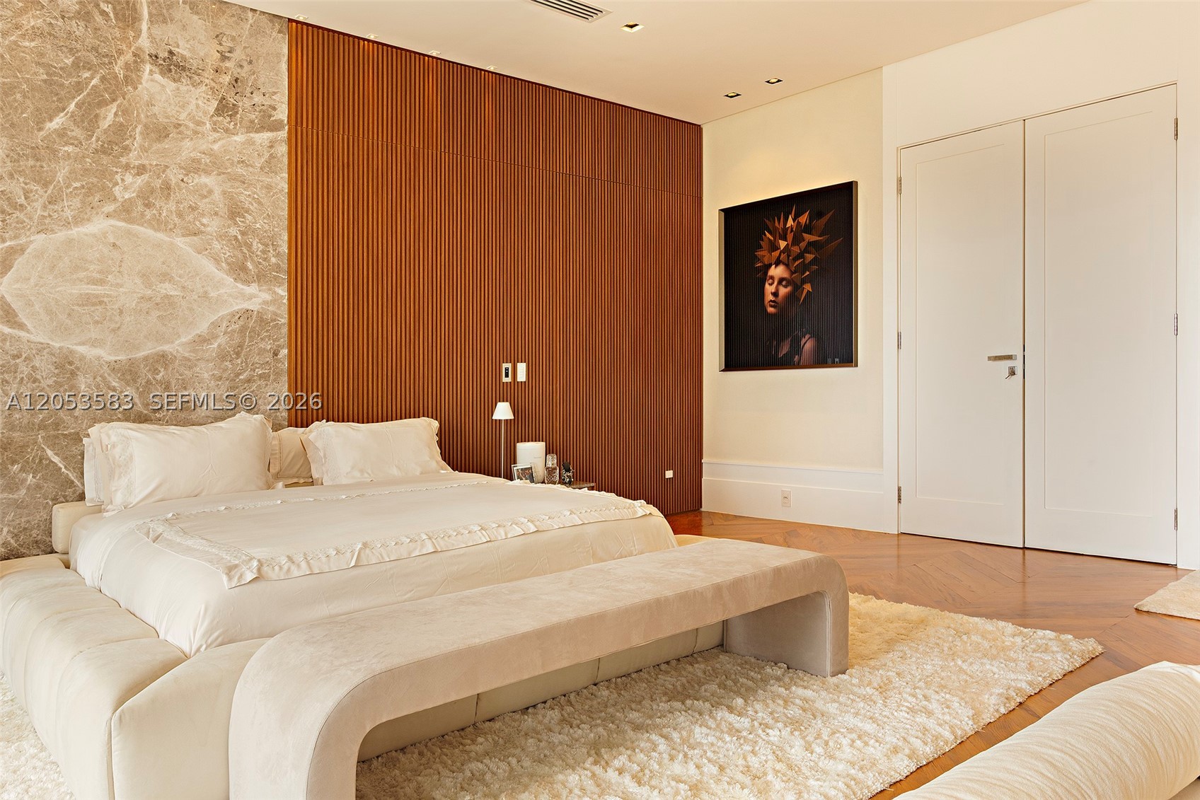 CHATEAU LATOUR - Residential