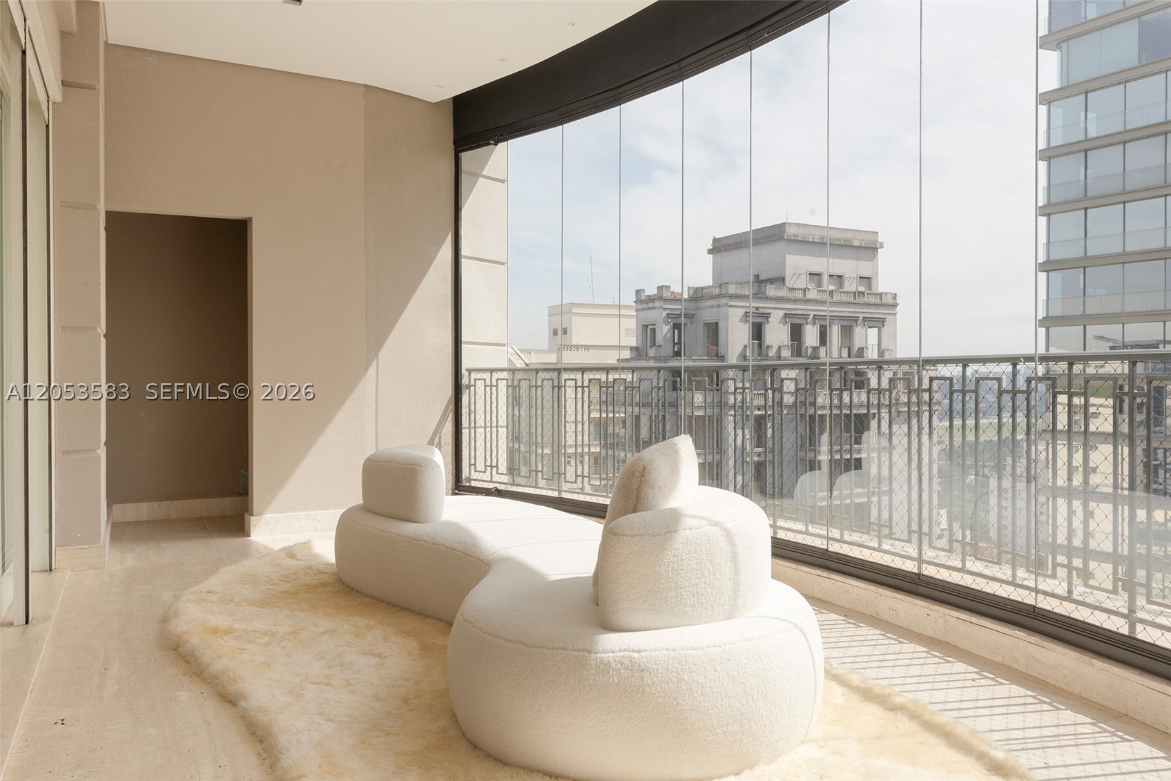 CHATEAU LATOUR - Residential