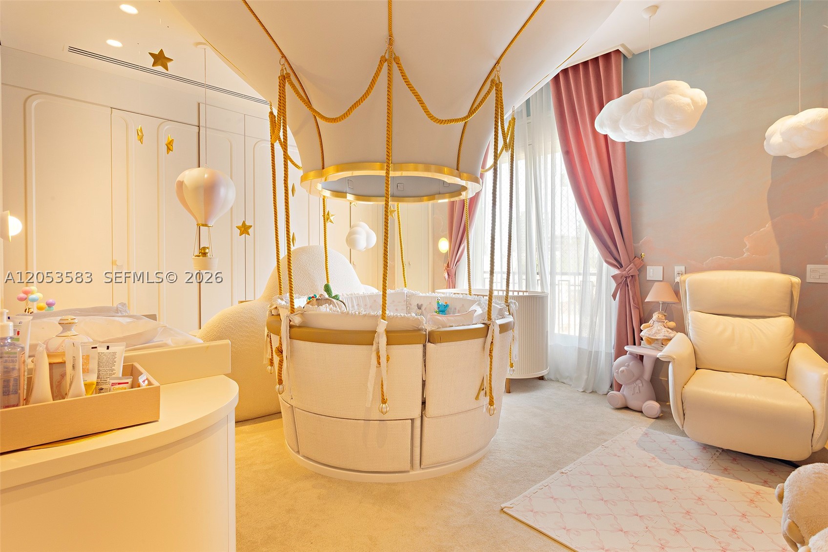 CHATEAU LATOUR - Residential