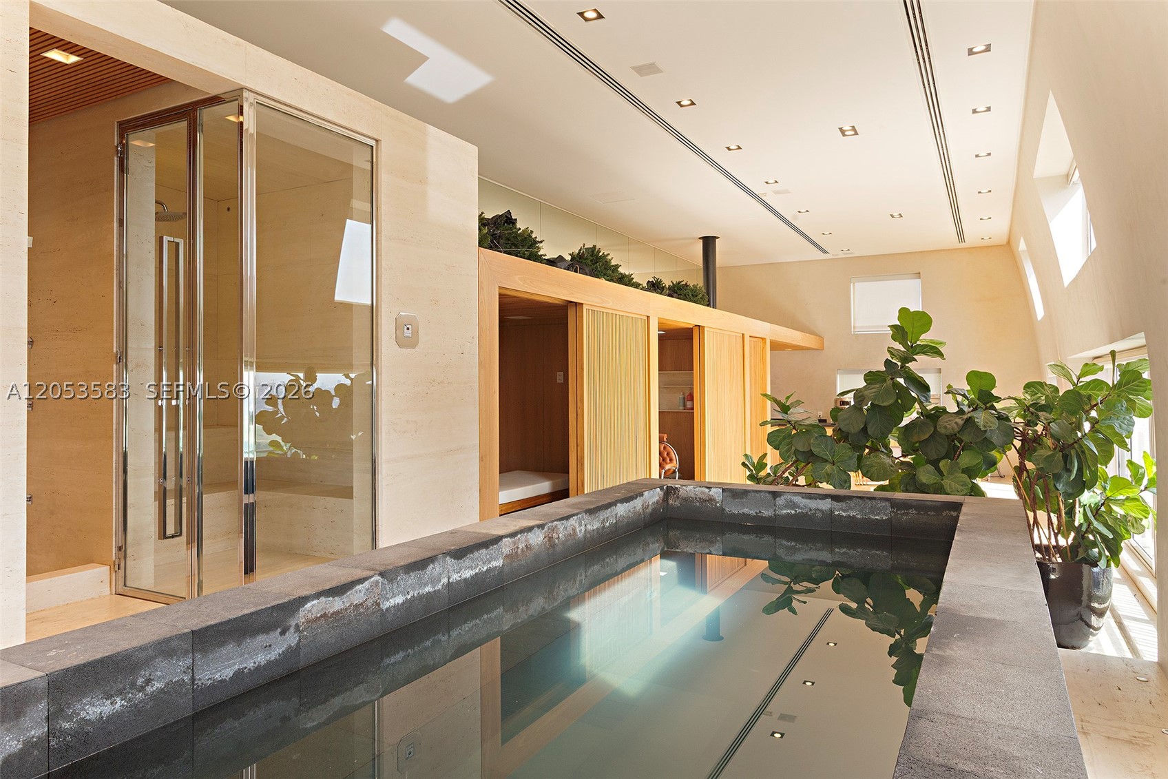 CHATEAU LATOUR - Residential