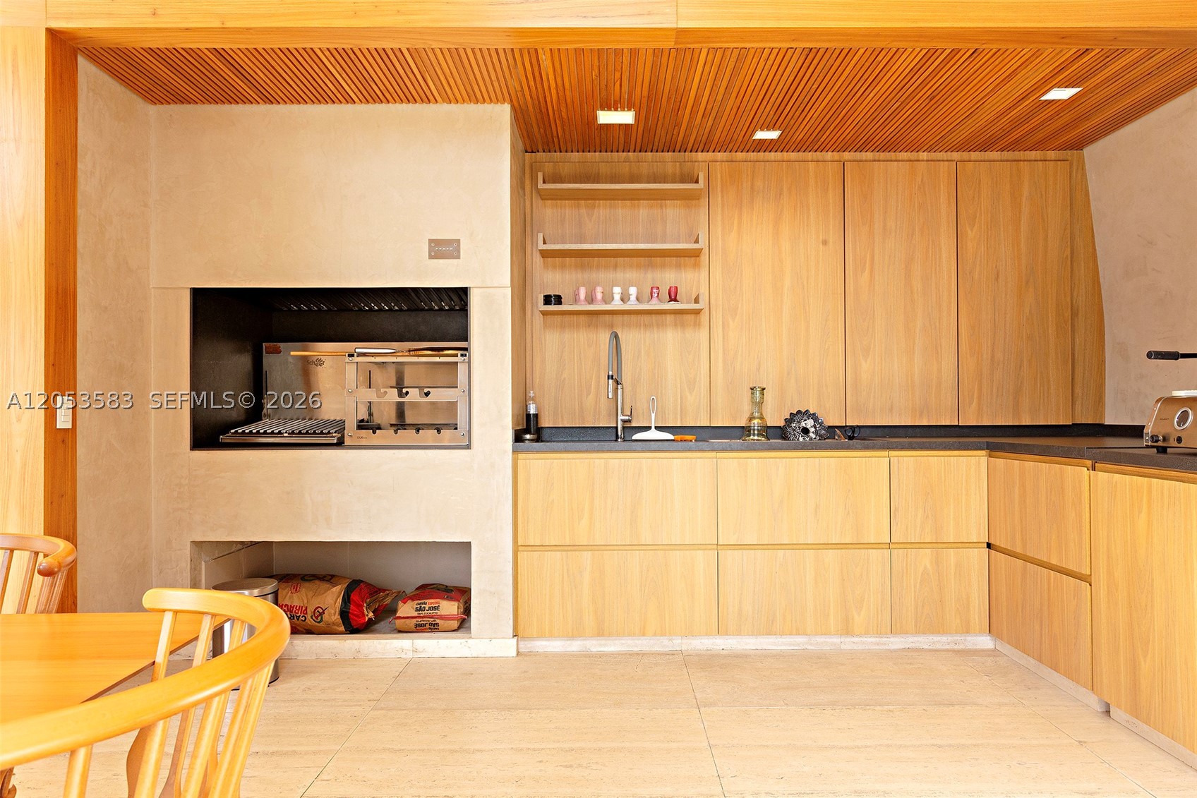 CHATEAU LATOUR - Residential