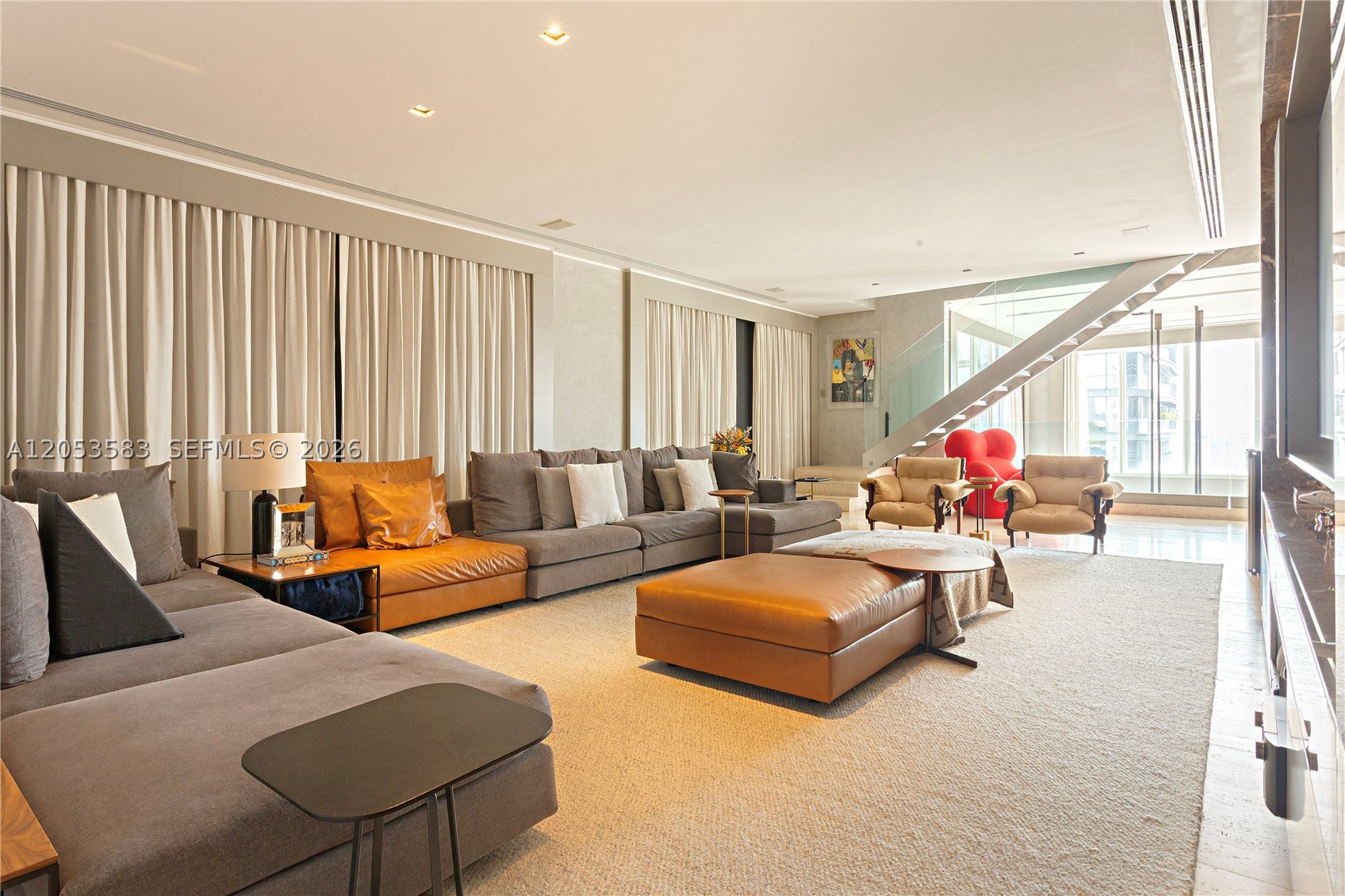 CHATEAU LATOUR - Residential