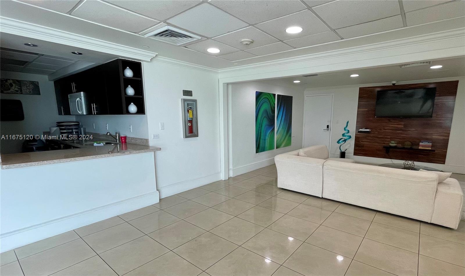 The Floridian Condo - Residential Lease