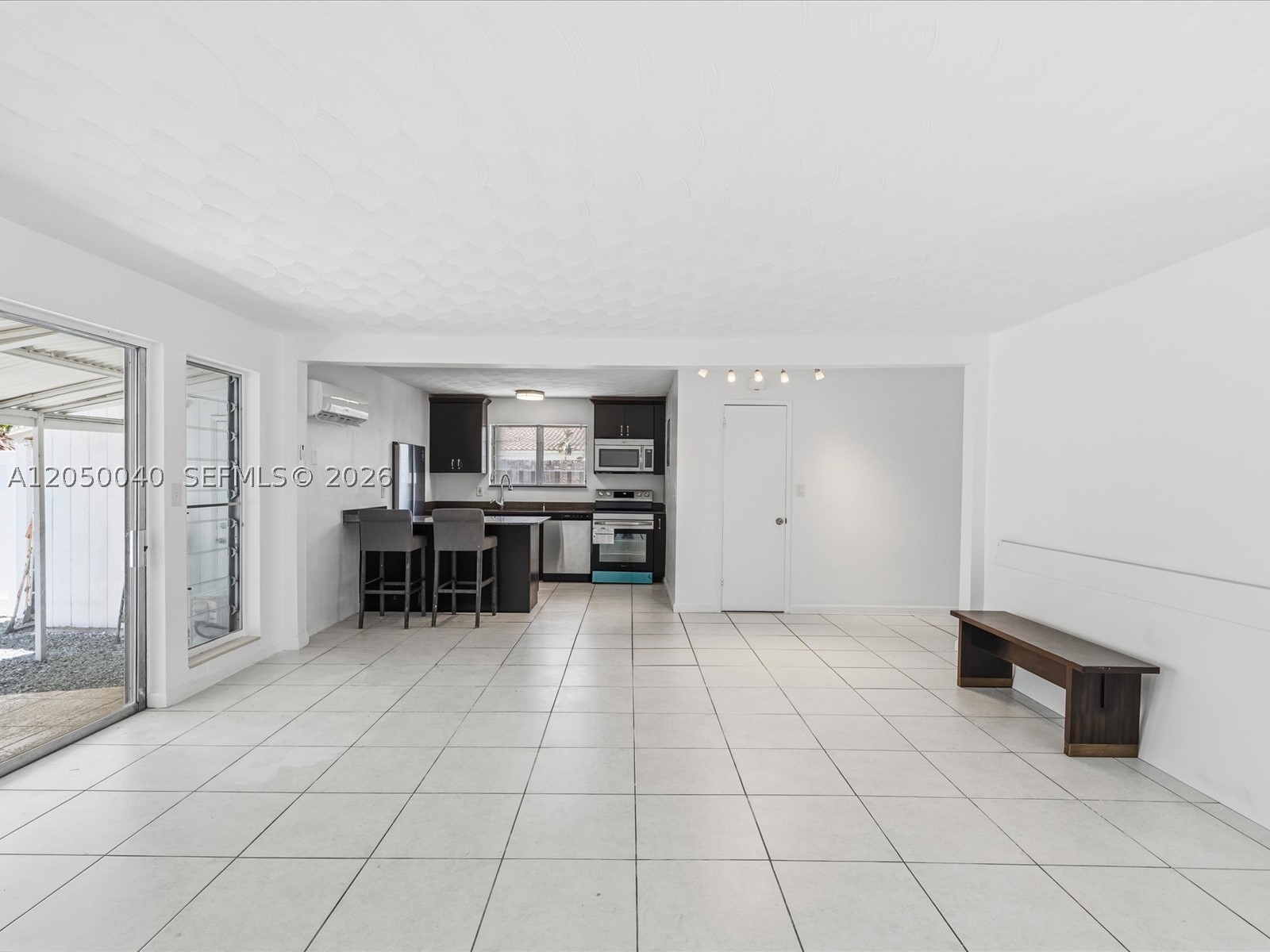 LAUDERDALE BEACH EXT UNIT - Residential Lease