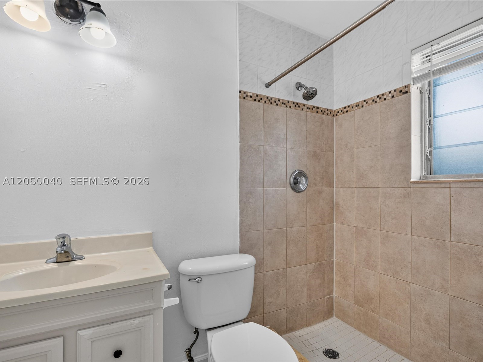 LAUDERDALE BEACH EXT UNIT - Residential Lease