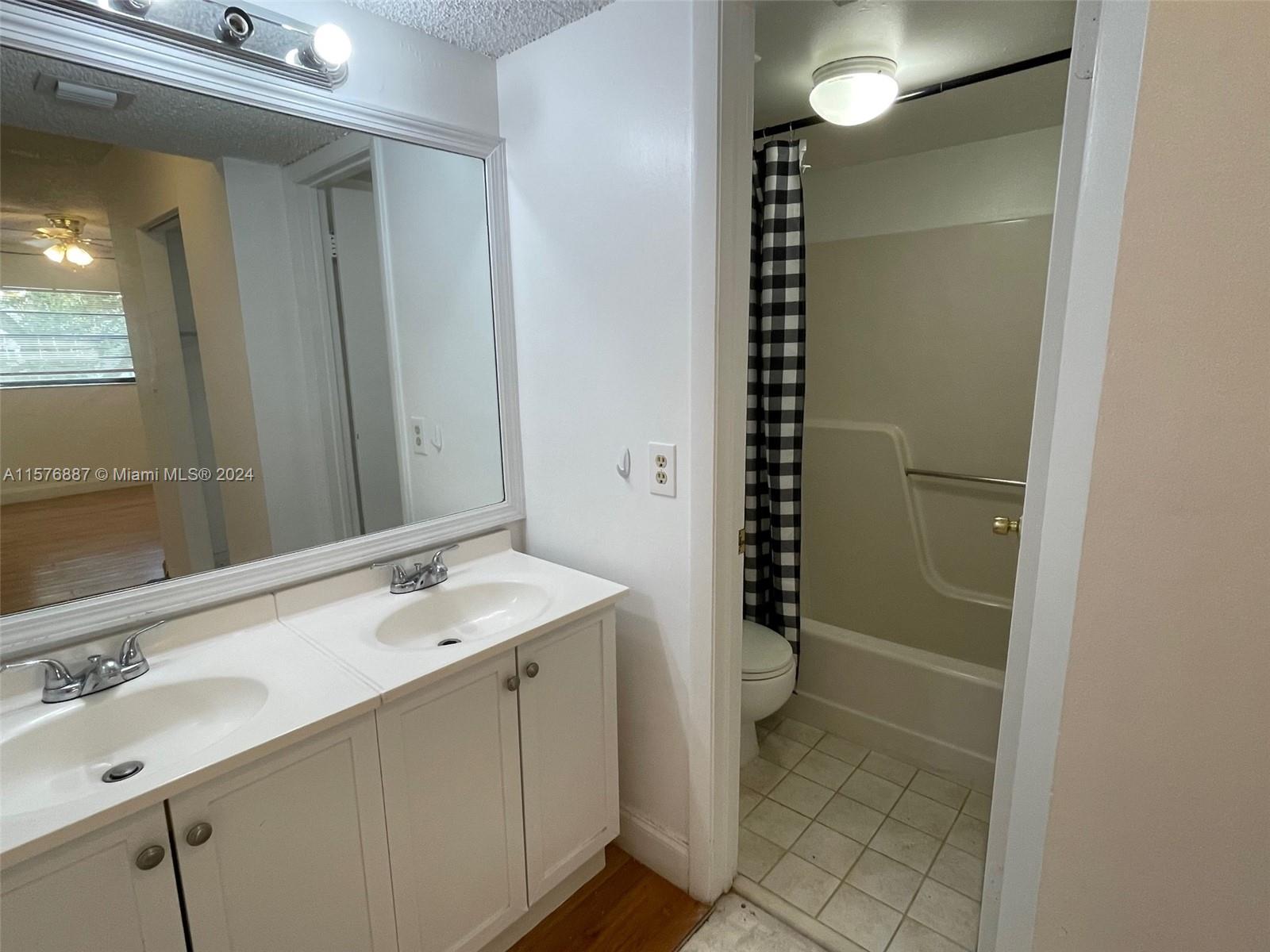 PLANTATION RACQUET CLUB - Residential