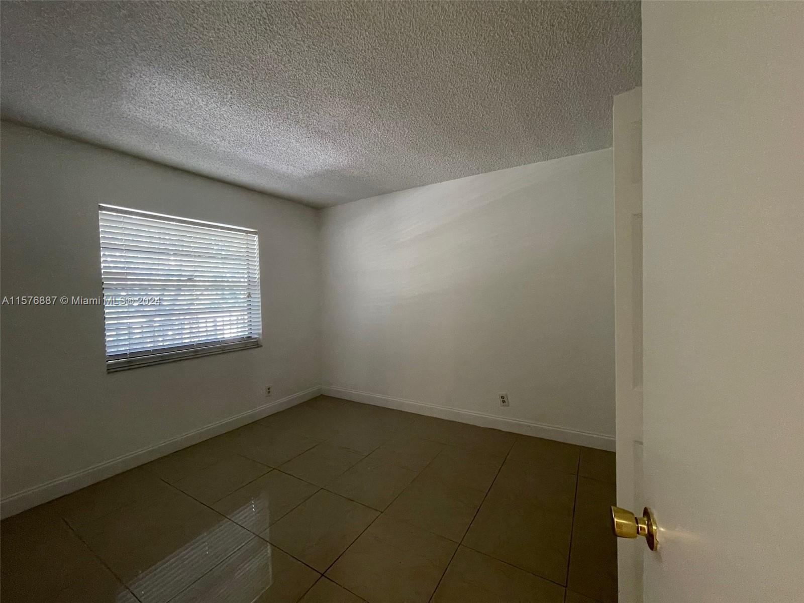 PLANTATION RACQUET CLUB - Residential